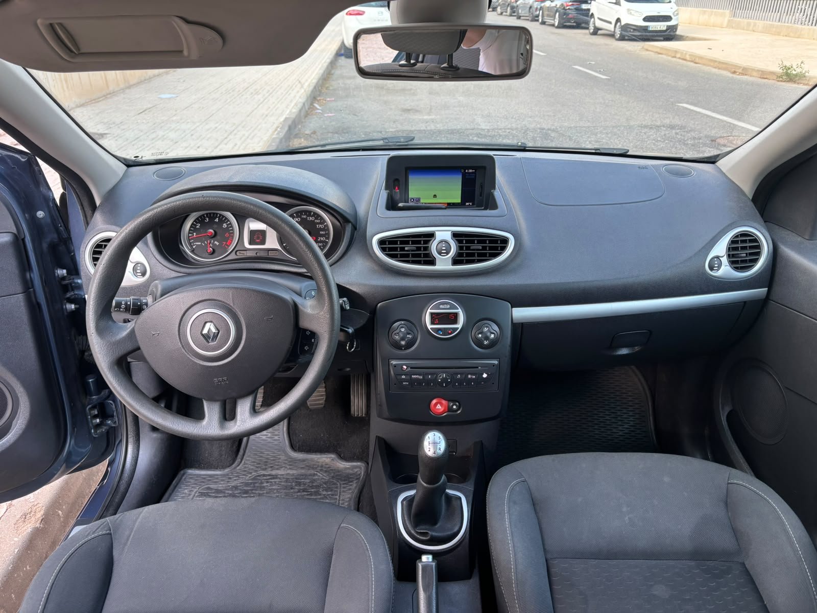 renault-clio-2012 photo
